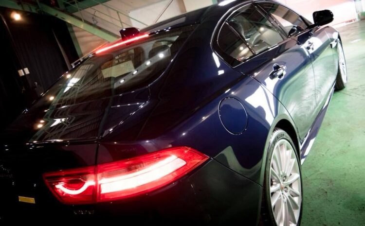 艶の鎧グロスアーマー施工｜JAGUAR XE 20d