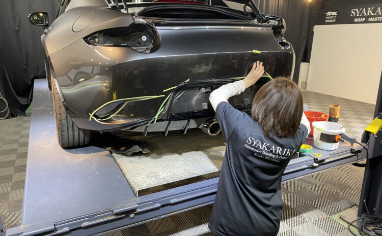 MAZDAマシーングレーをマットブラックへ劇的変身｜塗装を守るフルラッピング施工【広島専門店】