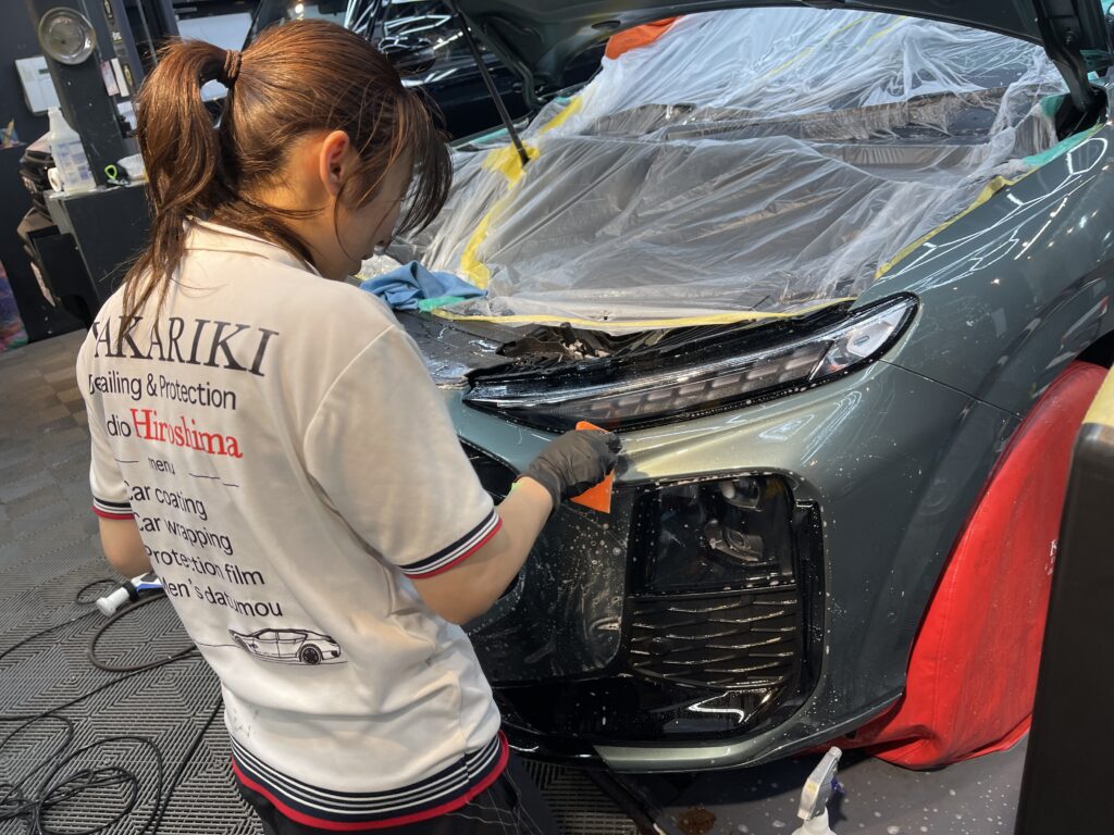 Audi Q3 XPEL PPFフロントフル施工 広島 作業風景