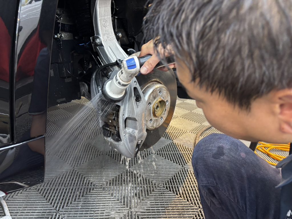 BMW X5 SWISSVAX CARAT 鏡面仕上げ 施工写真5|広島 しゃかりき