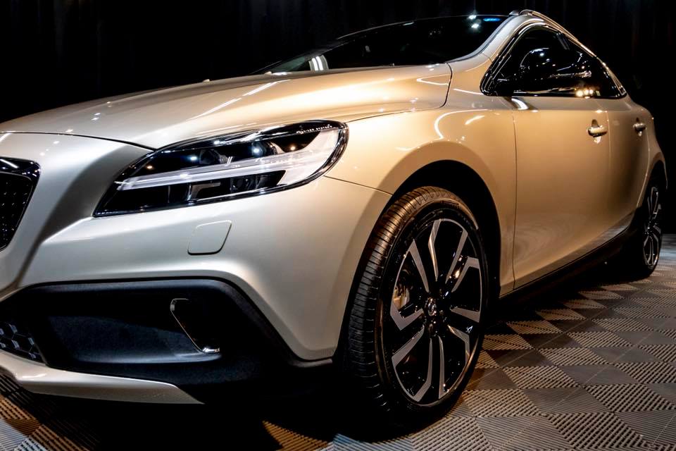 VOLVO V40 NEW CAR/艶の鎧グロスアーマー