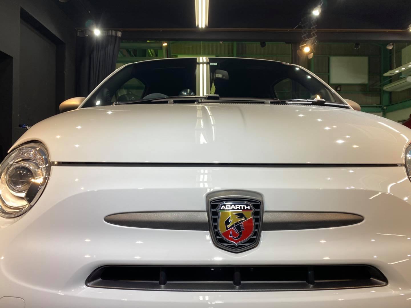 ABARTH 595ガラスコーティング、艶の鎧グロスアーマー
