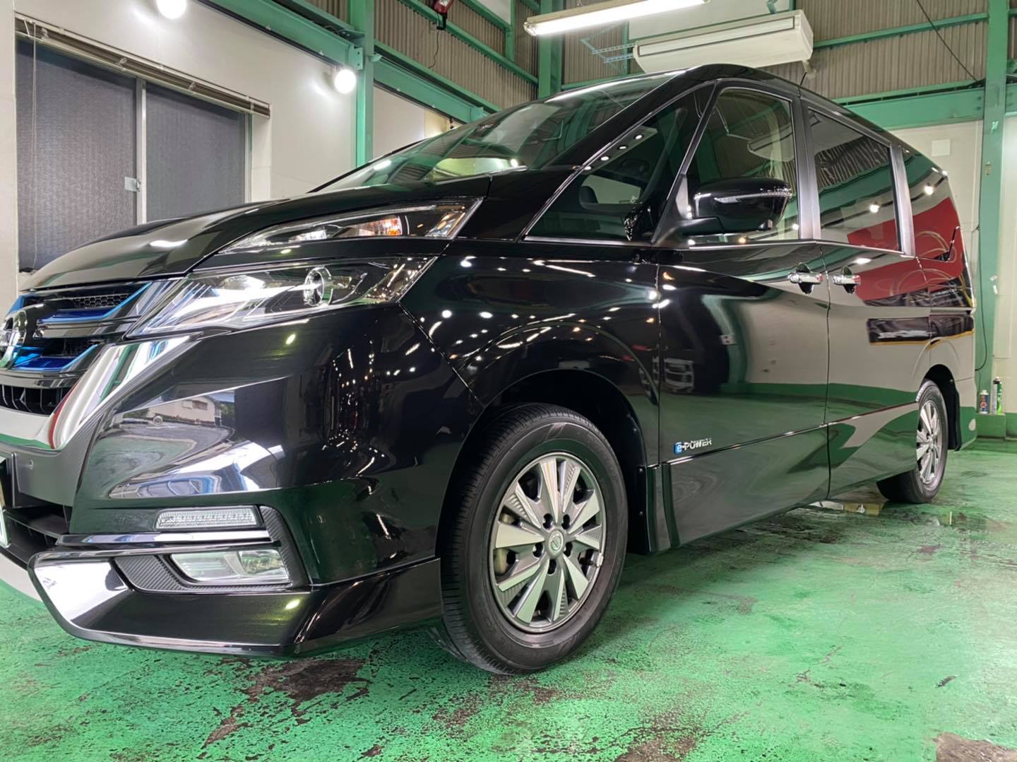 NISSAN SERENAに艶の鎧グロスアーマー
