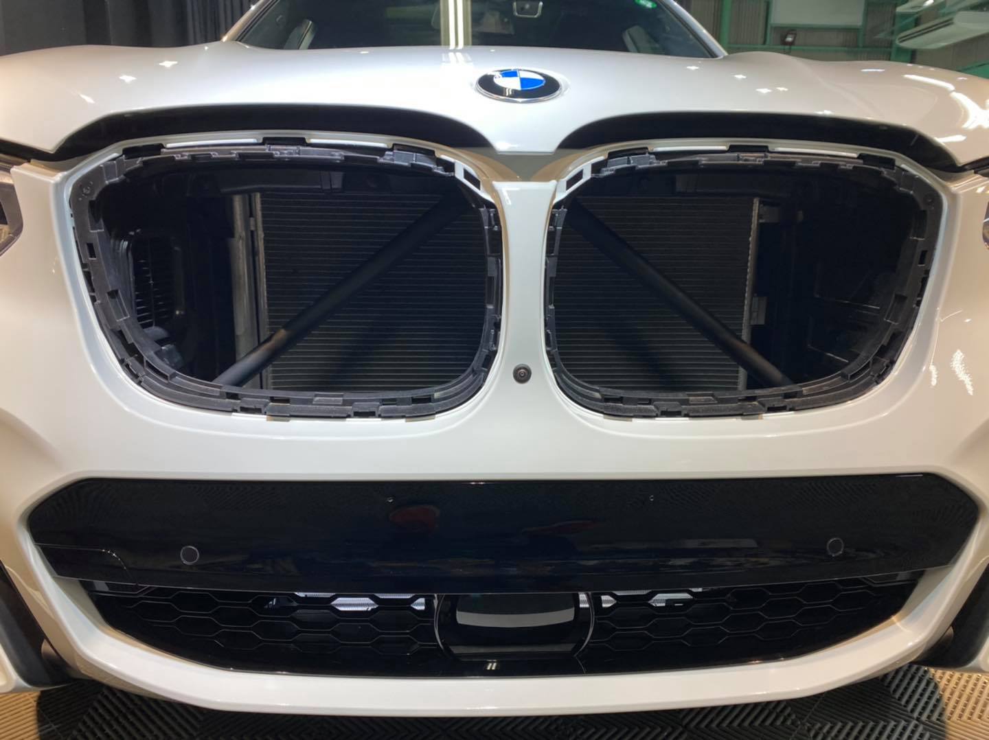 BMWにガラスコーティングなど施工