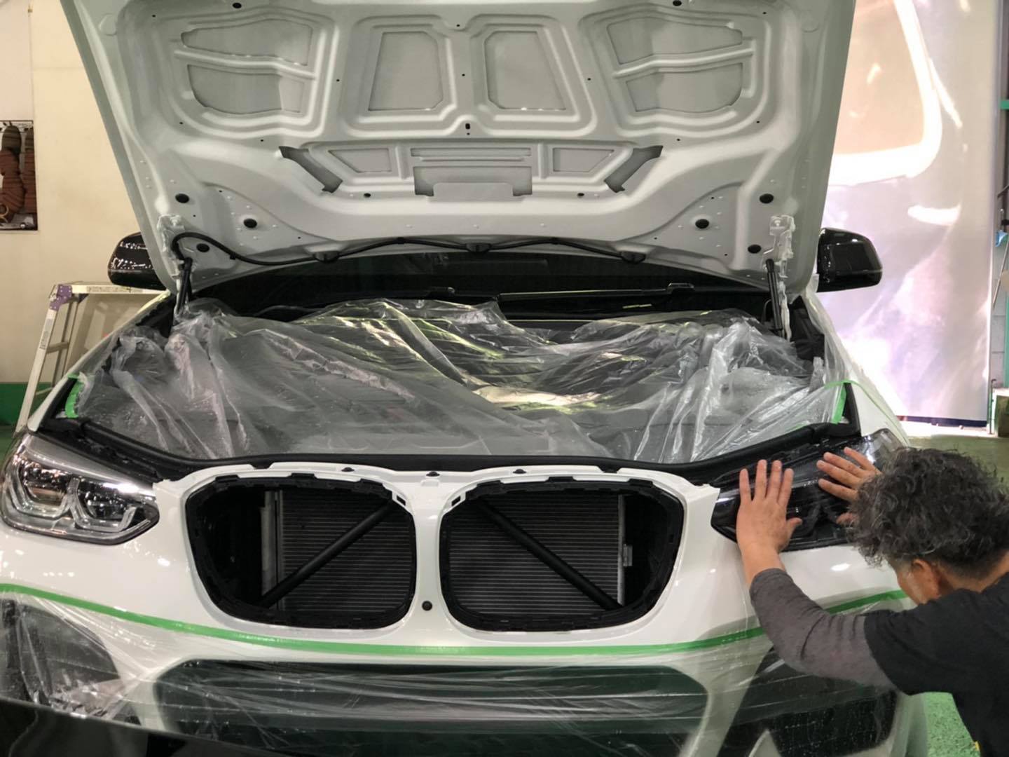 BMWにガラスコーティングなど施工