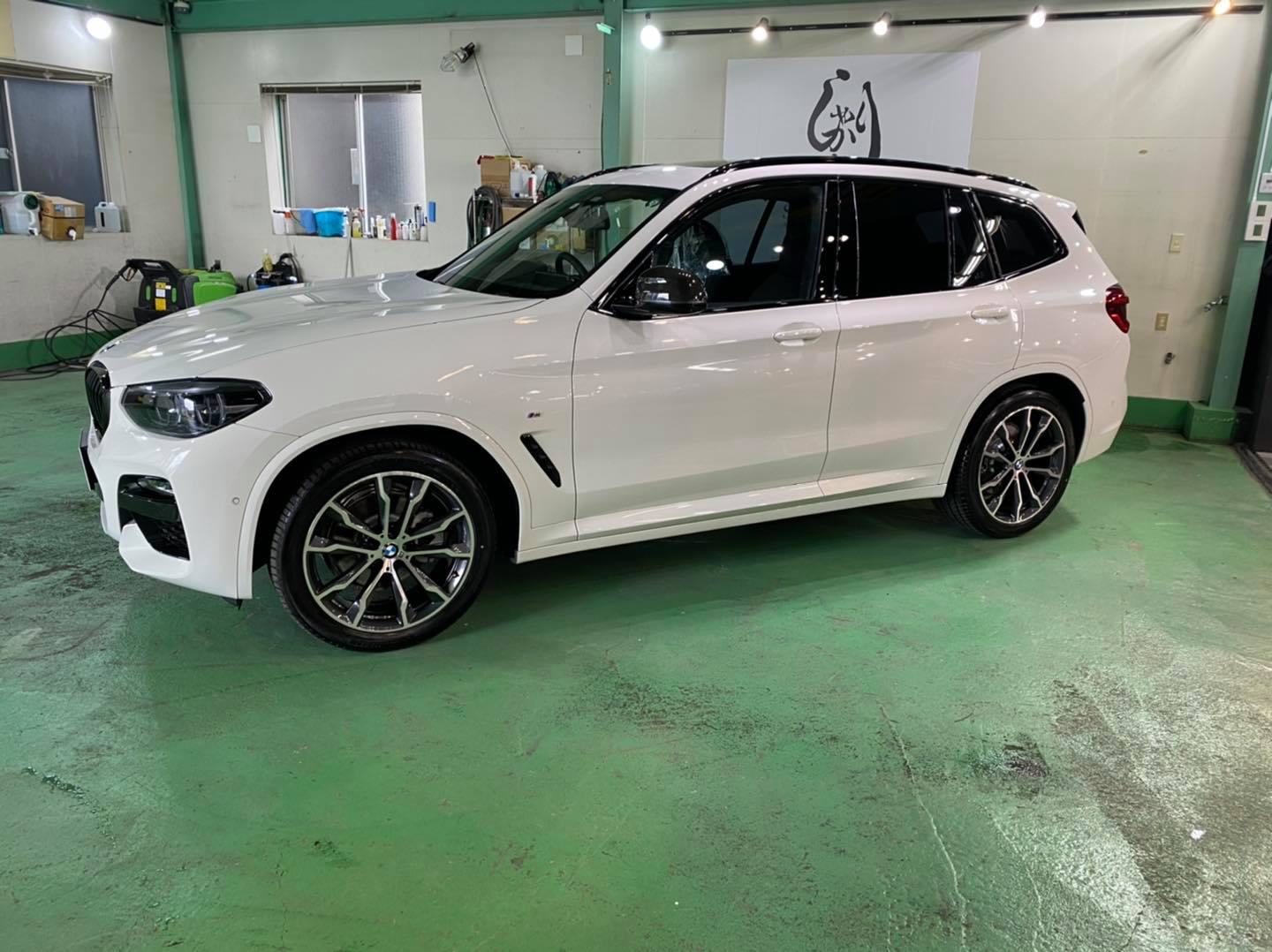 BMWにガラスコーティングなど施工
