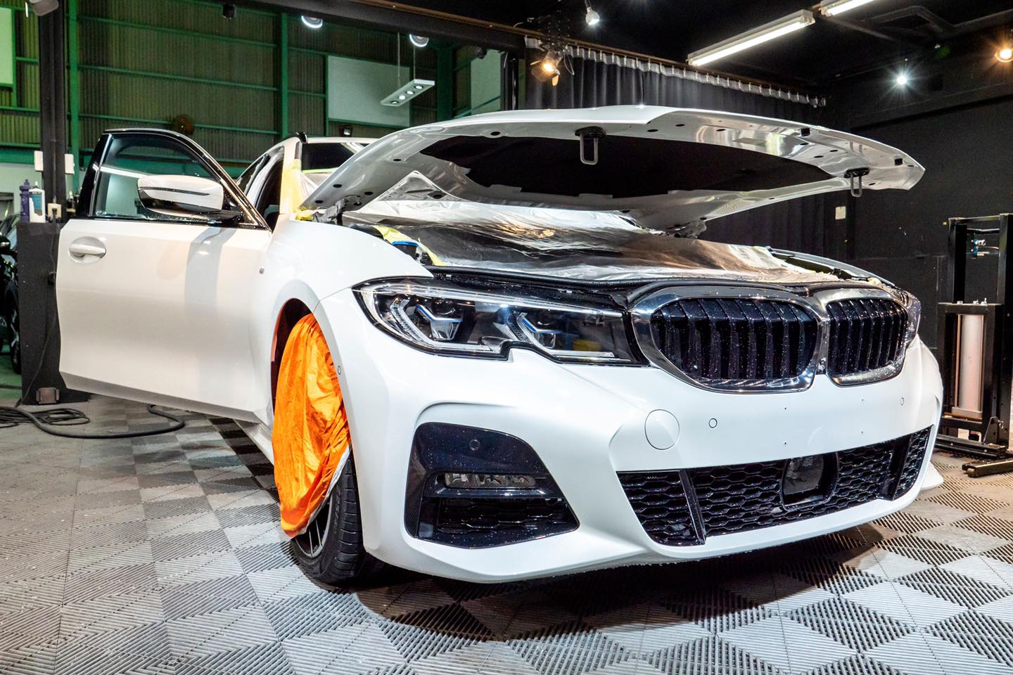 BMW Z4にウインドウプロテクションフィルム施工