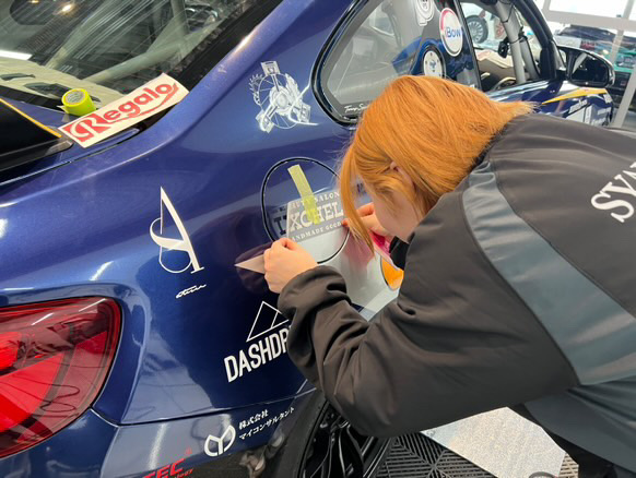 カーラッピング 大阪 研修 レーシングカーカーラッピング