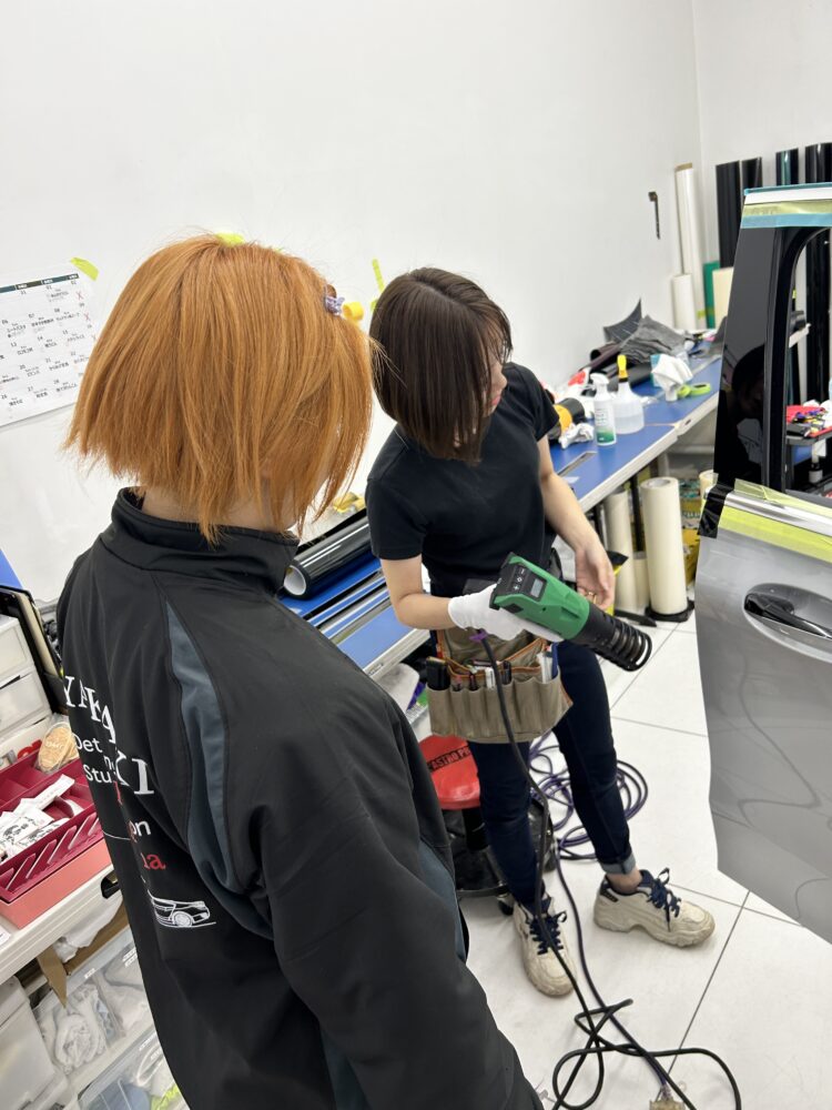 カーラッピング 大阪 研修 モールラッピング